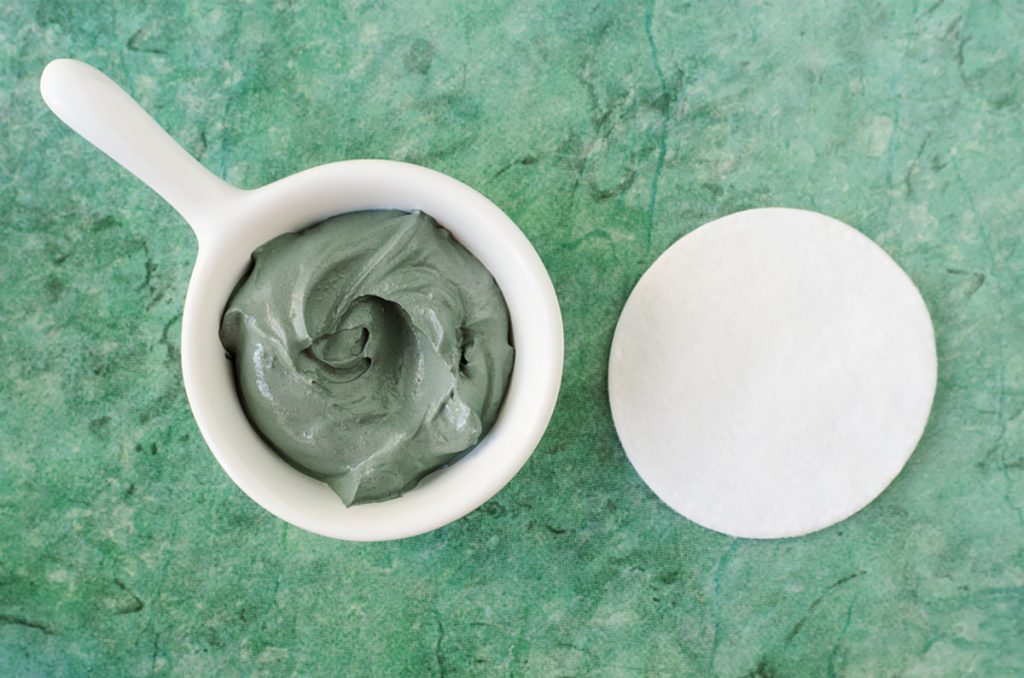 DIY Moisturizing Homemade Face Mask Recipes For Dry Skin | Dead Sea Clay