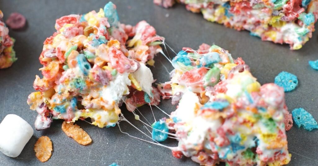 Marshmallows With Fruity Pebbles