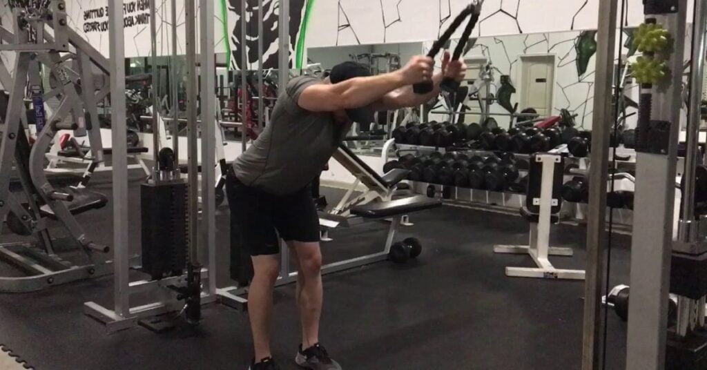 Straight Arm Lat Pulldown Vs Lat Pulldown What's The Difference