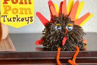 Crafty Thanksgiving Pom Pom Turkeys
