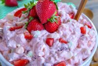 Dreamy One-Bowl Strawberry Fluff