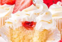 Fresh Strawberry Shortcake Cupcakes