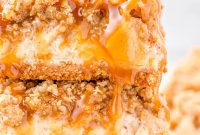 Spiced Caramel Apple Cheesecake Bars