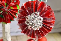 Effortless Gift Wrap Medallion Decorations