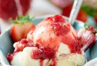 Luscious Homemade Strawberry Sauce