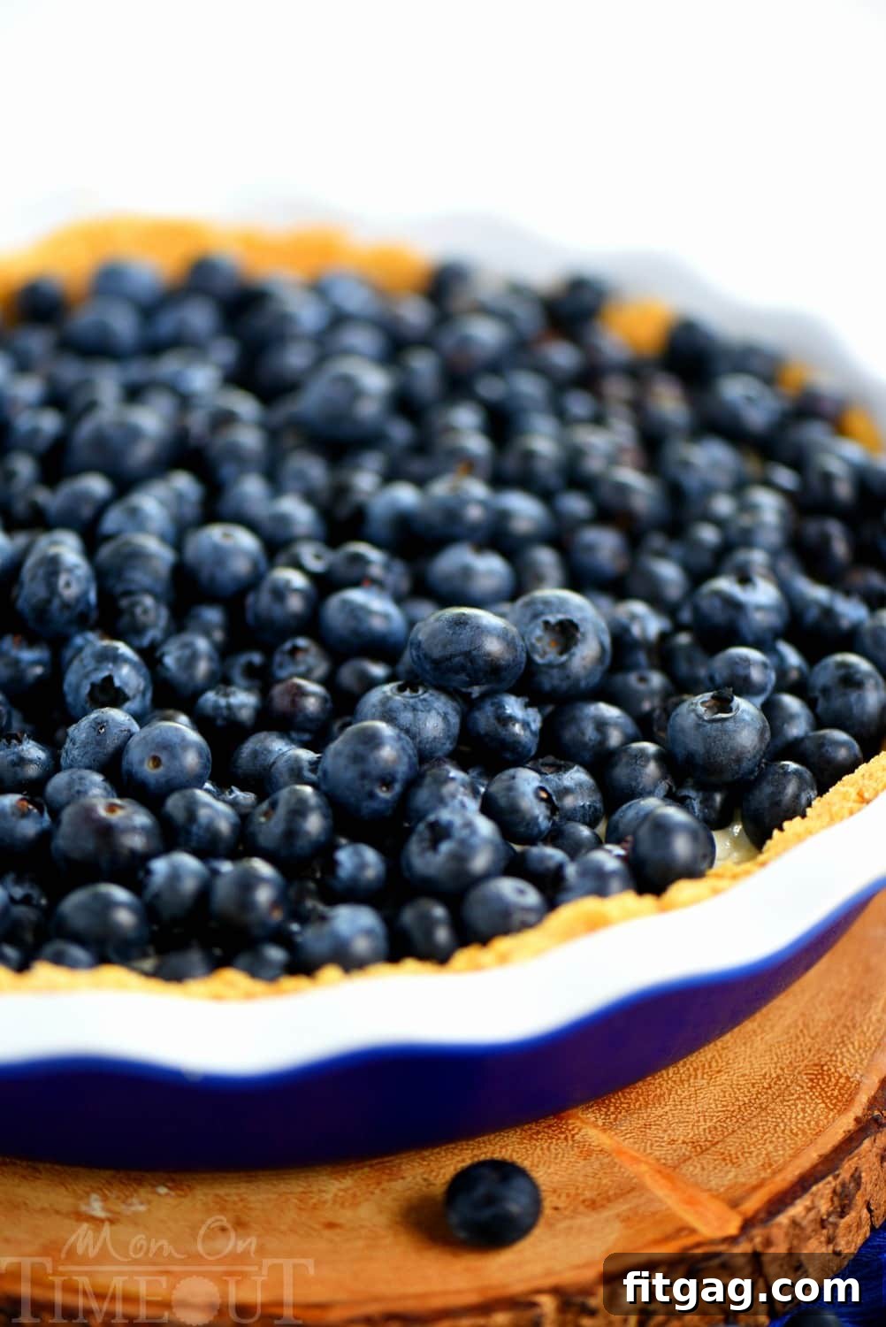 cream-pie-fresh-blueberries-whole-pie-shot
