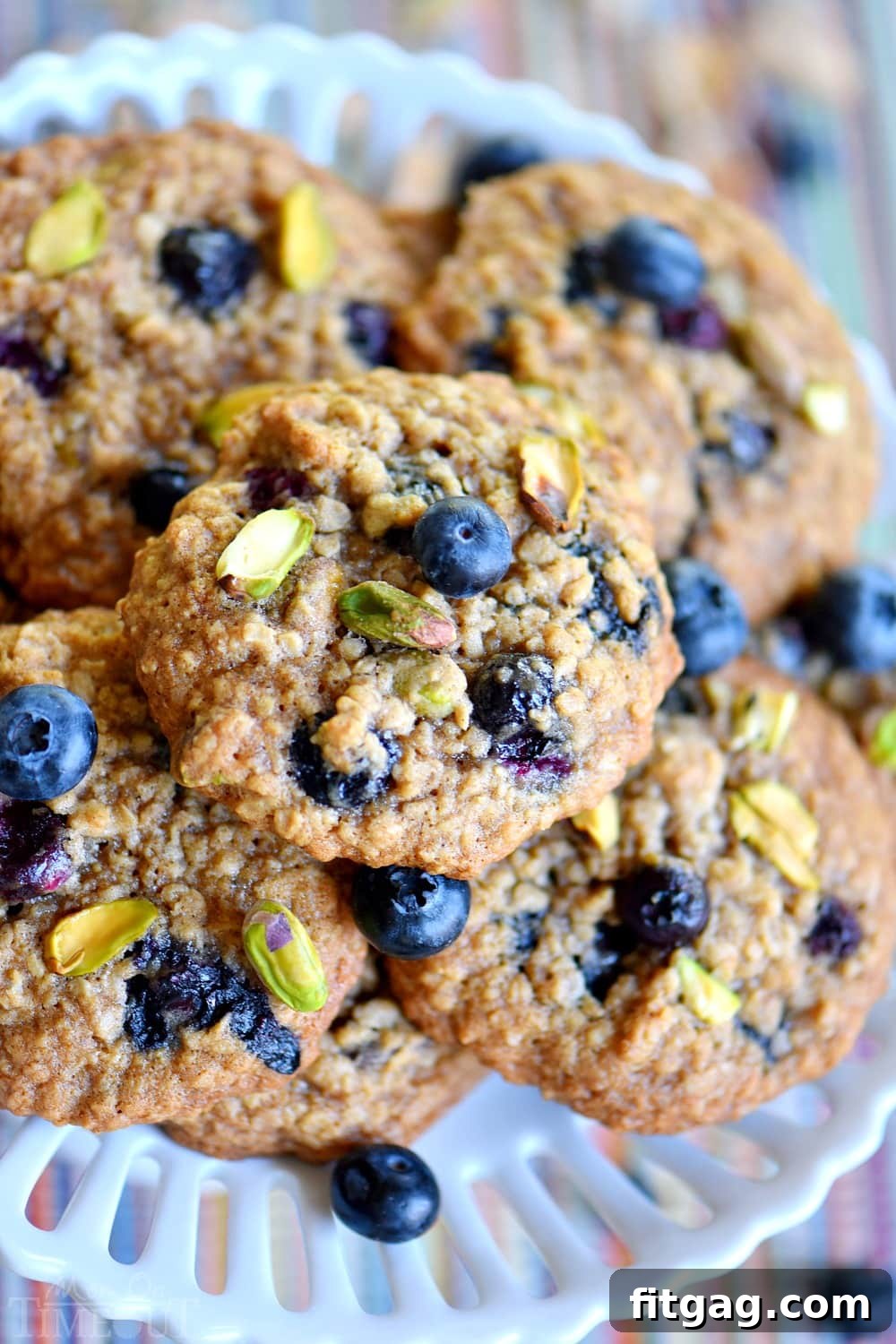 easy-blueberry-pistachio-oatmeal-cookies