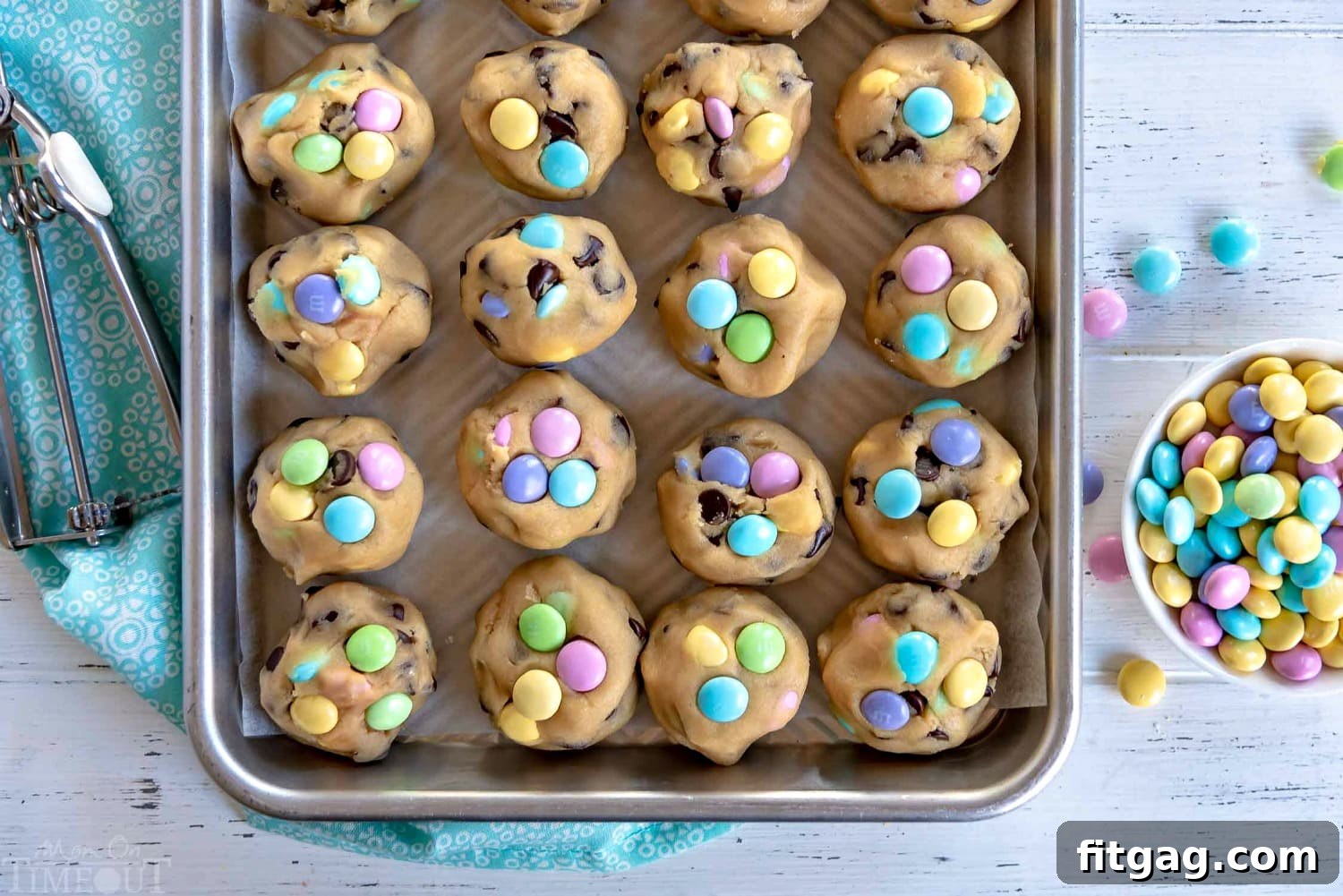 Truly the BEST Bakery Style Chocolate Chip Cookies EVER! Soft and chewy, extra thick and just loaded with sweet chocolate! Come and get 'em! // Mom On Timeout #chocolatechipcookies #Easter #cookies #baking #dessert #recipe #desserts #recipes mm-chocolate-chip-cookie-dough-balls