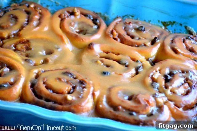 caramel-pecan-cinnamon-rolls-recipe