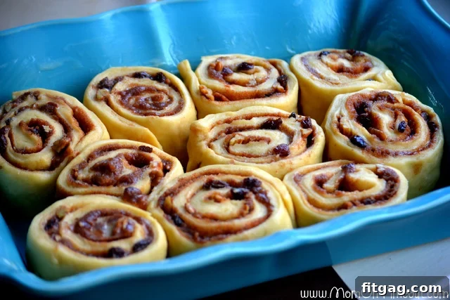 cinnamon-rolls-rising
