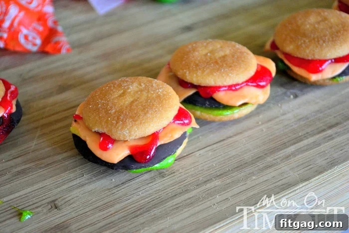 Sweet Cheeseburger Sliders 6 A fully assembled cookie slider resembling a miniature cheeseburger.