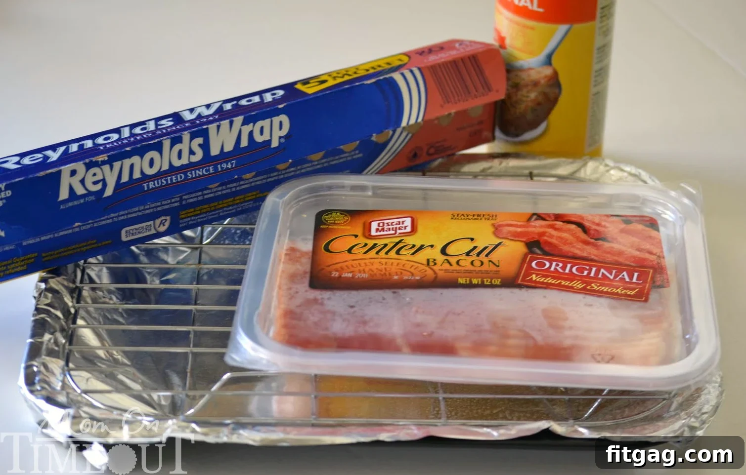 Preparation steps for how to cook bacon in the oven, showing a foil-lined baking sheet with a cooling rack