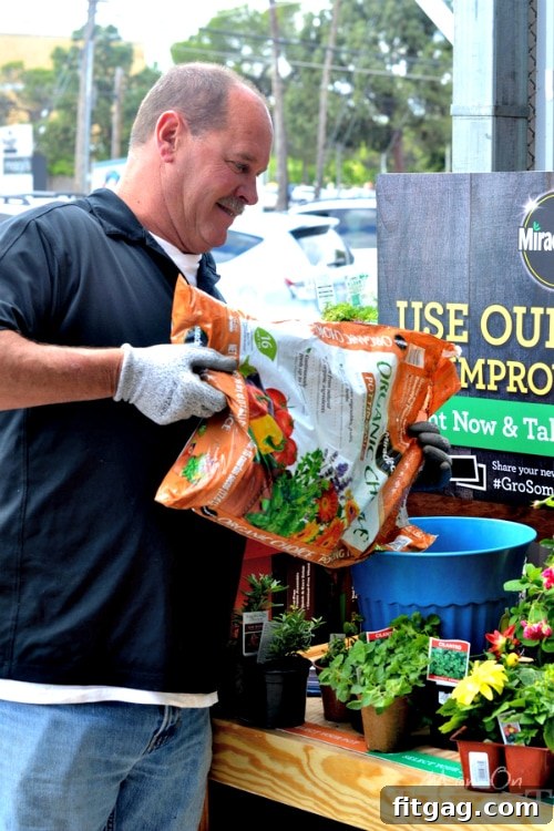 Your Personal Organic Herb Pot Oasis 3 Helping customers with potting plants at the Miracle-Gro event